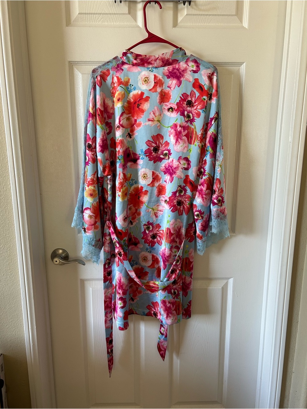 VS Floral Robe - Picture 3 of 6
